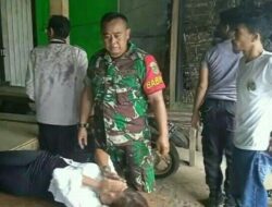 Serda Juana Babinsa Koramil 0111/Pagelaran Sigap Tangani Korban Kecelakaan