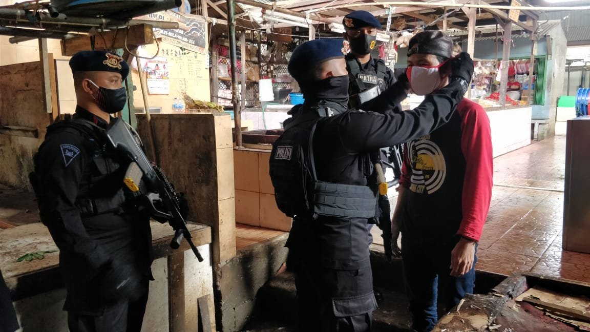 Sat Brimob PMJ Patroli Terapkan Disiplin Protokol Kesehatan