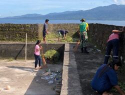 Satgas Yonarmed 1 Kostrad Bersihkan Benteng Hoorn untuk Lestarikan Cagar Budaya