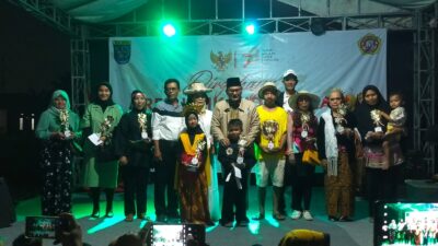 Hamzah Hadiri HUT ke-78 RI di RW 07 Cilangkap dengan Kesenian Pantun