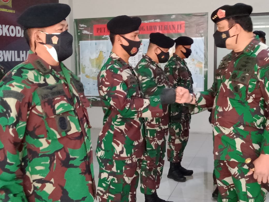 Pangkogabwilhan II Ucapkan Selamat ke-19 Prajuritnya yang Naik Pangkat