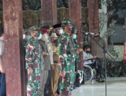 Pangdam XVII/Cenderawasih Hadir di Upacara Pengantaran Jenazah Alm Mayjen Putu Danny