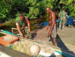 Babinsa Mapurujaya Komsos Nelayan Tipuka Antisipasi Cuaca Buruk