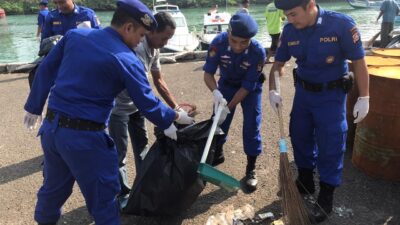 Ditpolair Polda Bantu Cegah Covid-19 dengan Giat Bersih-Bersih