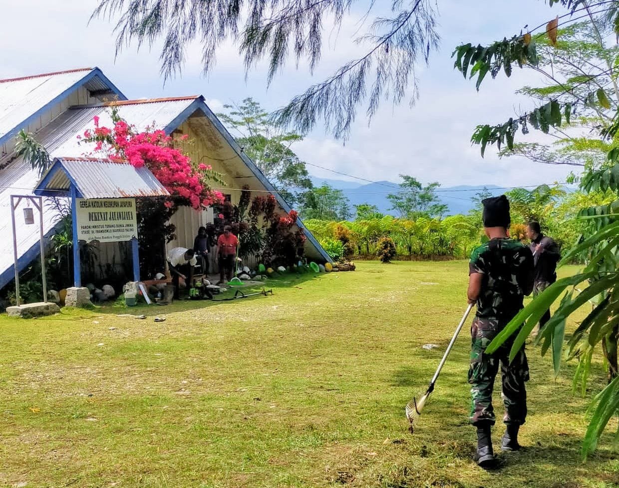 Gereja Bersih dan Asri Hasil Karya Bakti Satgas Yonif R 142/KJ Bersama Jemaat