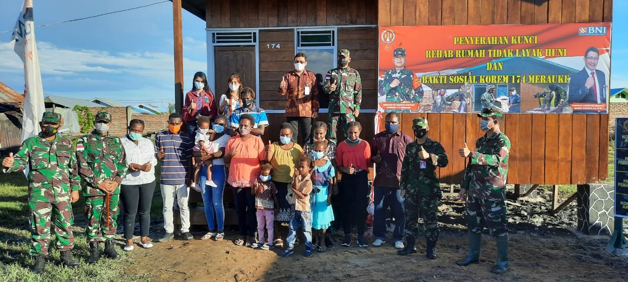 Danrem 174 Merauke Serahkan Kunci Rumah Rehab Veteran Pejuang Kemerdekaan RI