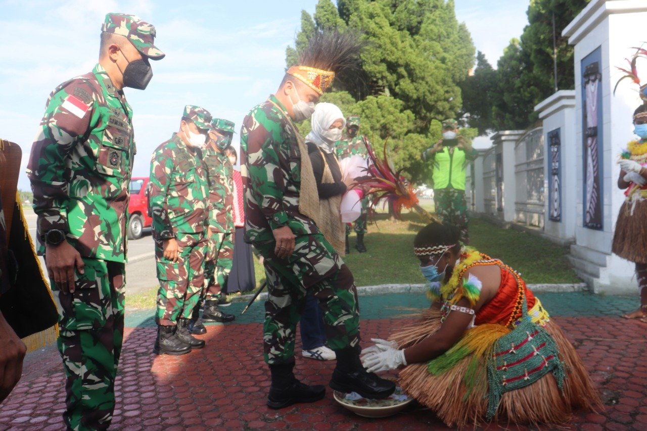 Kasdam XVII/Cenderawasih Dampingi Kunjungan Kerja Danpusterad di Keerom