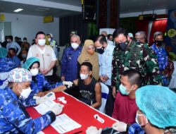 Pangkogabwilhan II Tinjau Serbuan Vaksinasi Massal di Berau