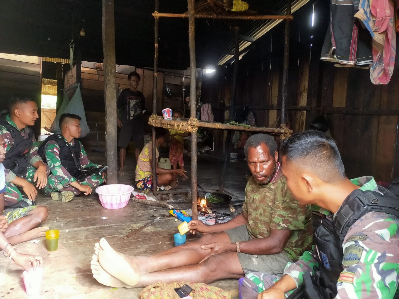 Satgas Yonif 126/KC Jaring Aspirasi Warga Lewat Komsos Penuh Kasih