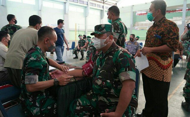 Pangdam III/Siliwangi Intruksikan Vaksin Booster untuk TNI dan Keluarga Korem 064/MY