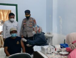 Polsek Kramatwatu Bantu Amankan Vaksin di Serang Kota