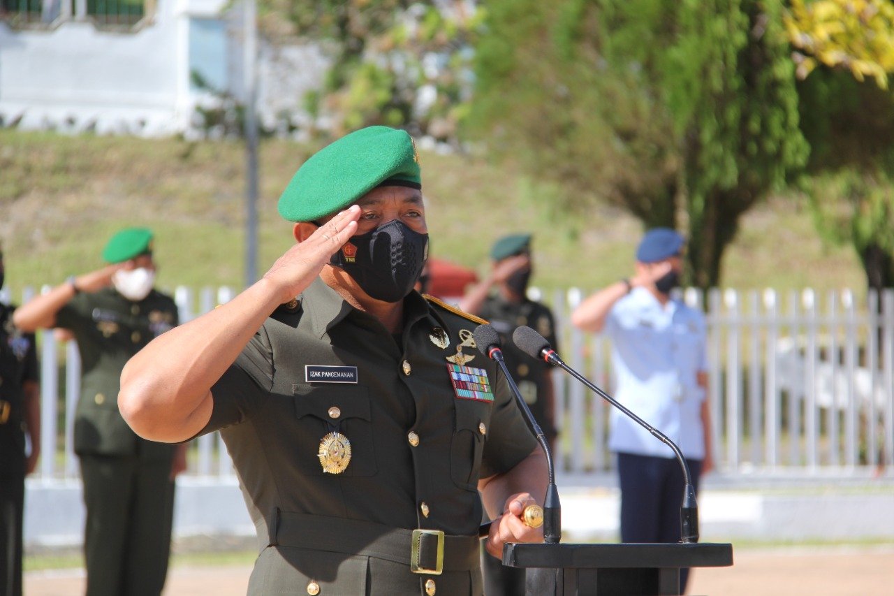 Kodam XVII/Cenderawasih Ziarah Rombongan di TMP Kusuma Trikora Peringati HUT TNI Ke-76