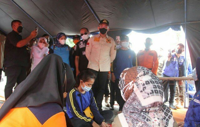 Wagub Banten Tinjau Dapur Umum BPBD dan Dinsos