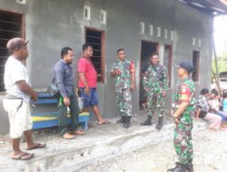 Babinsa Koramil 1710-02/Timika Bangun Soliditas Lewat Komsos Jaga Keamanan