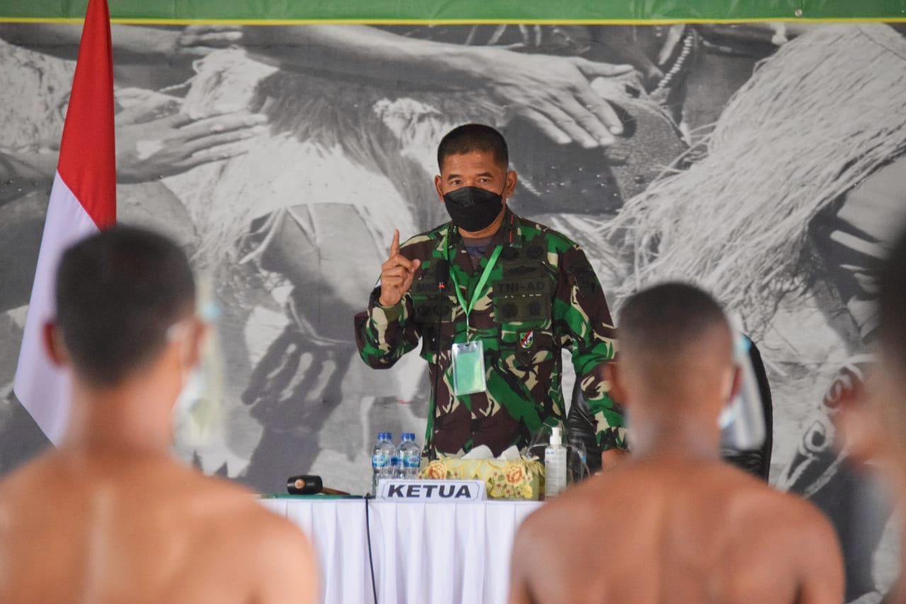 Danrem Merauke Pimpin Sidang Parade Penerimaan Bintara PK TNI AD 2021 untuk Calon Prajurit Berkualitas