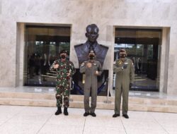 Panglima TNI Hadiri Penyematan Wing Kehormatan bagi Penerbang TNI AU