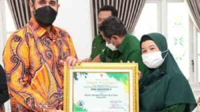 Enam Sekolah Probolinggo Terima Penghargaan Adiwiyata