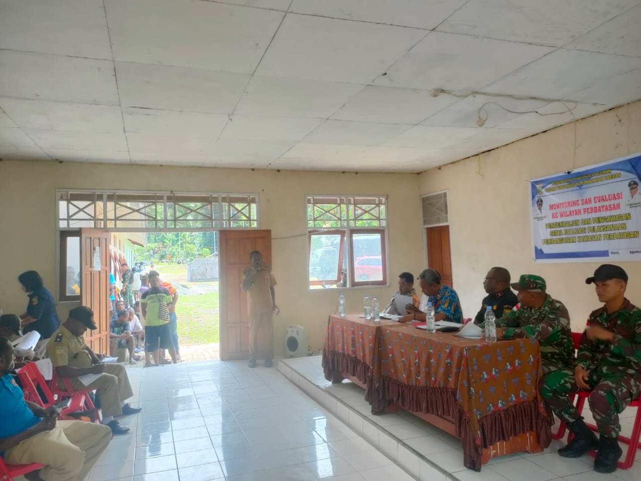 Satgas Yonif 126/KC Hadiri Rapat Se-Distrik Waris Dukung Program Pemerintah