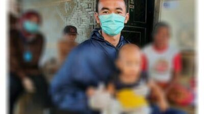 Warga Anyer Doakan H Eki Baihaki Saat Bagikan Masker dan Sembako