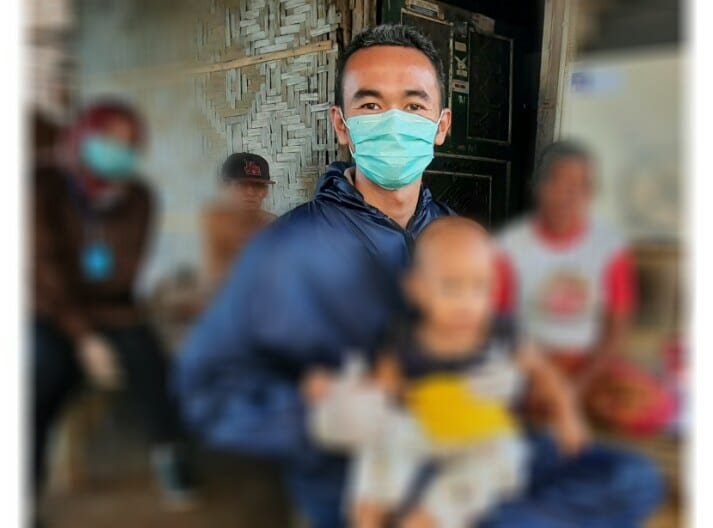 Warga Anyer Doakan H Eki Baihaki Saat Bagikan Masker dan Sembako