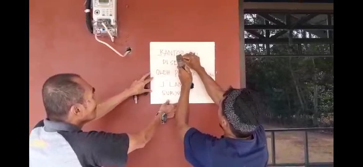 Pemilik Tanah Segel Kantor Pemasaran PT Buana Barokah Lestari karena Merasa Dibohongi