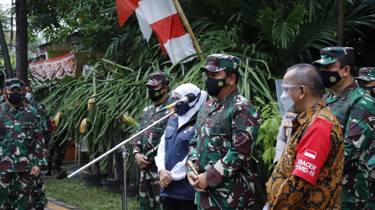 Panglima TNI Tinjau Pelaksanaan PPKM Mikro di Surabaya