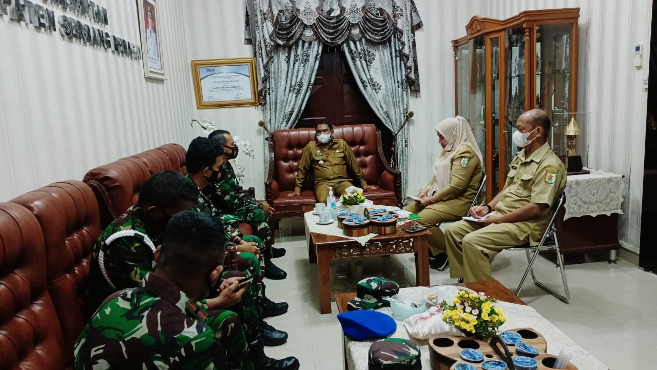 Komandan Lanal TBA Perkuat Soliditas melalui Courtesy Call ke Bupati Serdang Bedagai