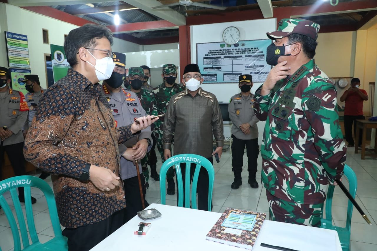 Panglima TNI Tinjau Posko PPKM Mikro Depok untuk Tingkatkan Kinerja