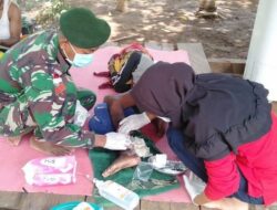 Tim Kesehatan Yonif 411 Kostraw dan Pustu Yanggandur Rawat Warga Sakit