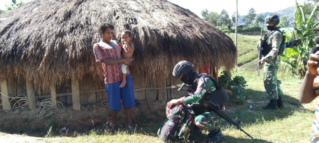 Satgas Yonif 751 Obati Warga Lanny Jaya Gratis lewat Patroli Simpatik