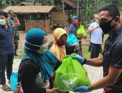 Perwira TNI Lulusan Akmil 2020 Turun ke Lapangan Bantu Warga