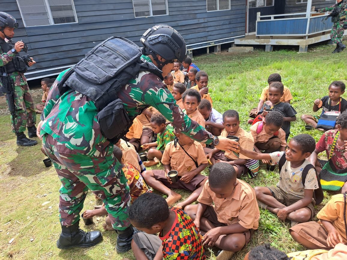 Satgas YR 142/KJ Tingkatkan Semangat Belajar dan Imunitas Anak Lewat Program Minum Susu