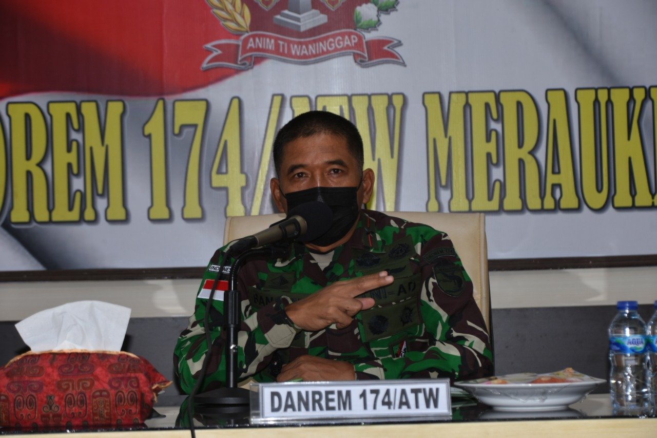 Danrem 174 Merauke Pimpin Rapat Vicon dengan Para Dandim