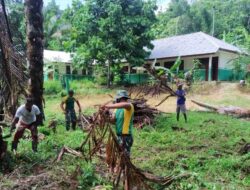 Satgas Yonif MR 413 Kostraw Peduli Kebersihan Sekolah di Papua
