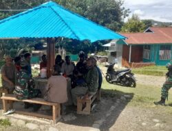 Komsos dengan Tokoh dan Masyarakat, Satgas Yonif RK 751 VJS Jadi Pamong Pembangunan