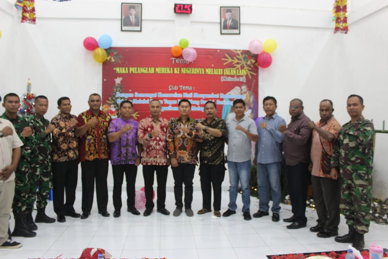 Satgas Yonif Raider 142/KJ Rayakan Natal Bersama Masyarakat di Polres Yalimo