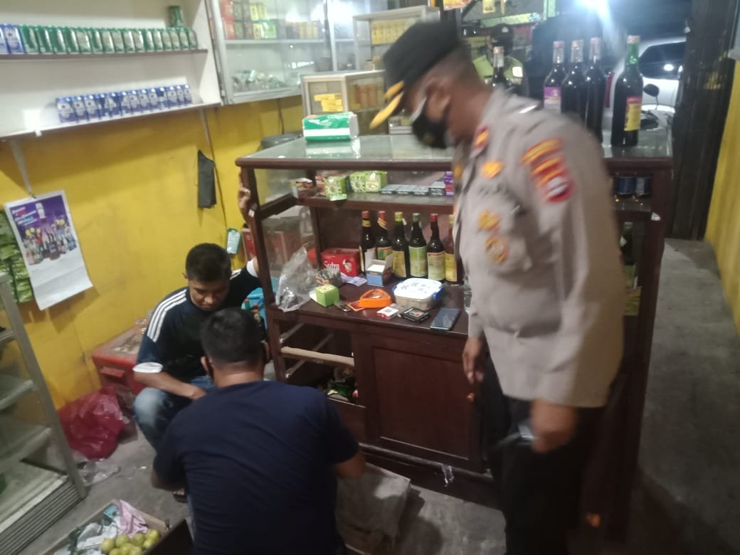 Opsi Pekat Serang Kembali Amankan Ratusan Botol Miras