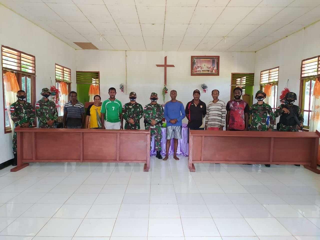 Satgas Pamtas Yonif 125/Simbisa Beri Sekat Pembatas untuk GPKAI Jemaat Berakha