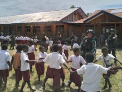 Yonif 143/TWEJ dan Apkowil Pastikan Oksibil Tetap Aman dan Kondusif