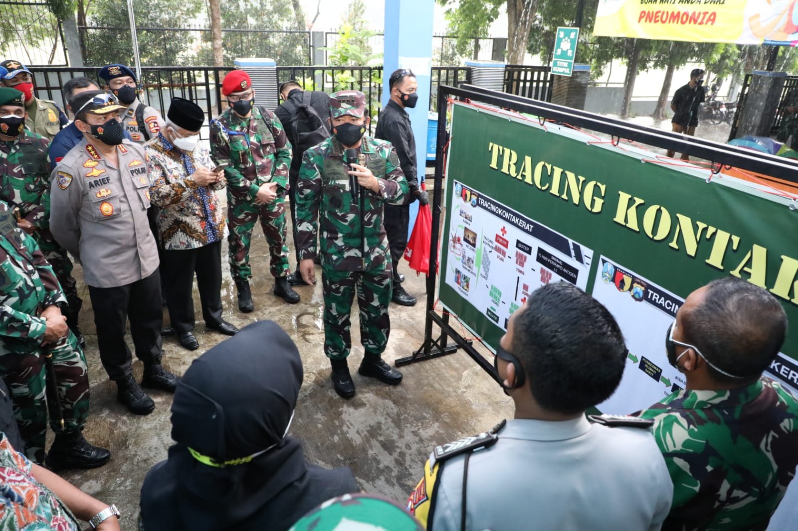 Panglima TNI Cek Kesiapan Tenaga Tracer di Puskesmas Sidoarjo dan Malang