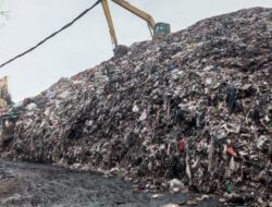 TPA Cipeucang Meluber hingga Timbangan Tenggelam dalam Sampah