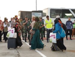 Panglima TNI Sambut WNI Dievakuasi dari Sudan