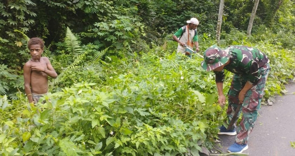 Keselarasan Satgas Yonif 143/TWEJ dengan Warga Perbatasan RI-PNG di Papua