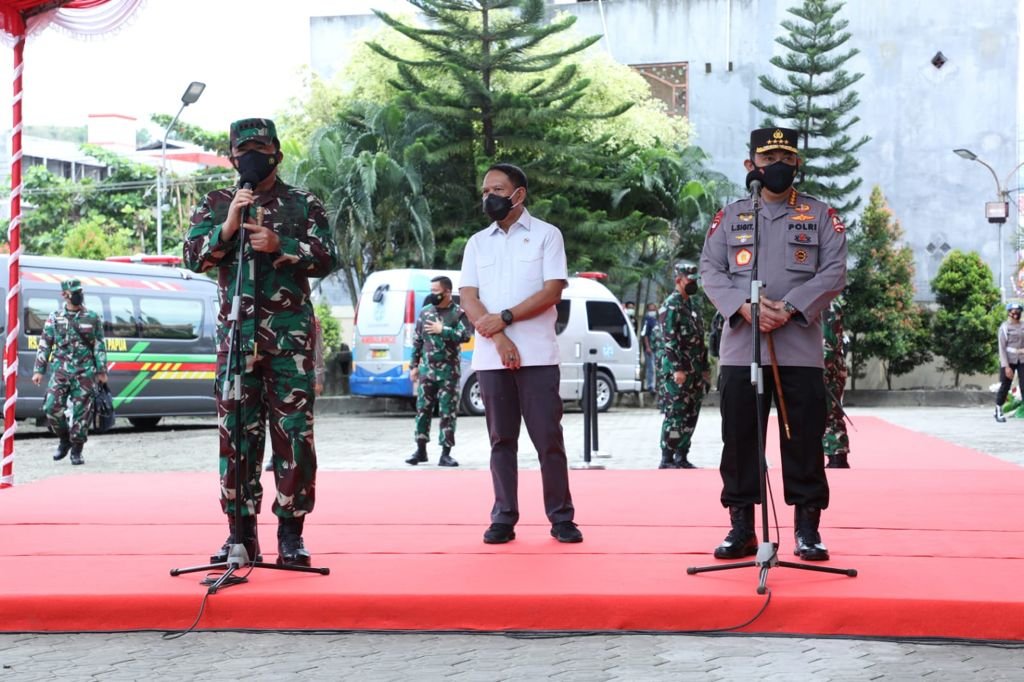 Panglima TNI Tinjau Isoter Terapung KM Tidar Jayapura