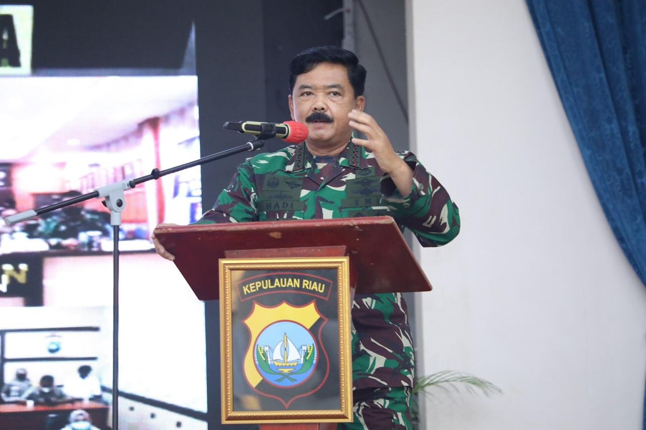 Panglima TNI dan Kapolri Tinjau Vaksinasi Personel di Polda Kepri