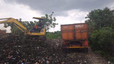 FKKS Cikupa Bersihkan Gunung Sampah Sukanagara dengan Aksi dan Solusi