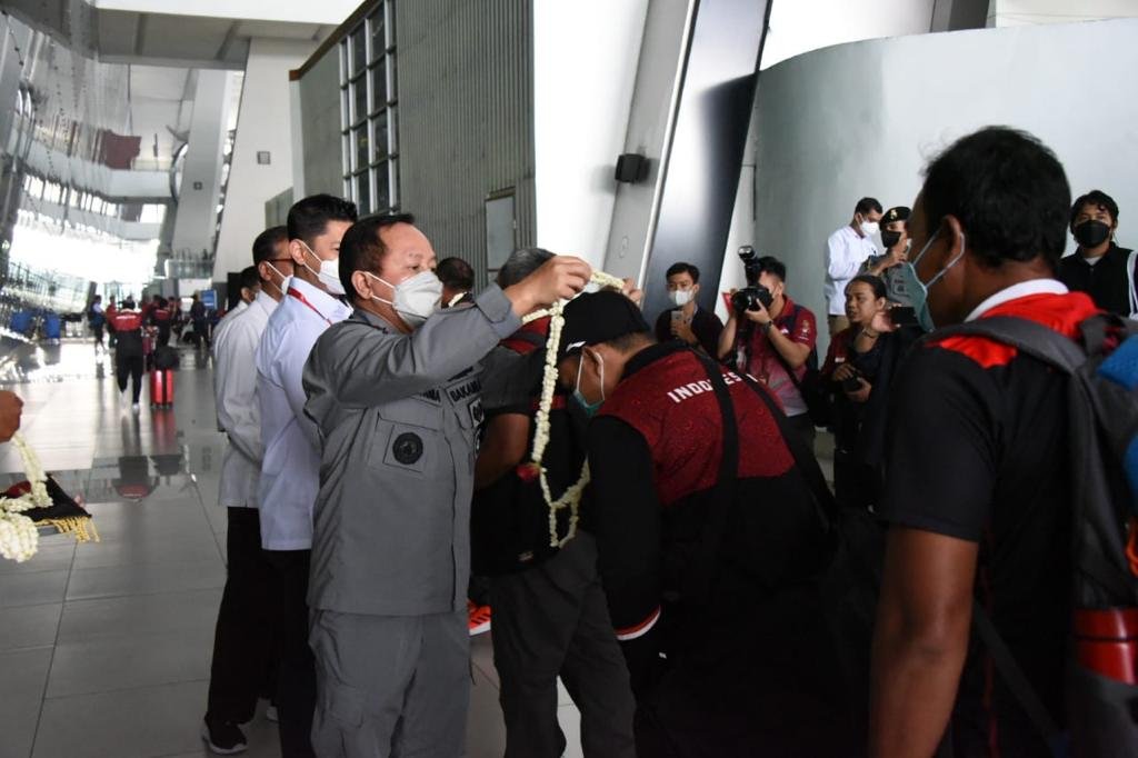 Kepala Bakamla RI Sambut Atlet Indonesia di SEA Games ke-31