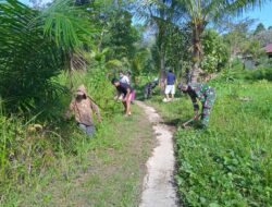 Yonif 642/Kapuas Bersihkan Gereja demi Kenyamanan Jemaat Beribadah