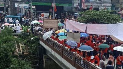 Massa Dukung SK Ephorus 791/L.27/V/2020 Datangi Gereja HKBP Cibinong
