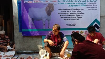 Wartawan Peduli Bagikan Daging Qurban di Hari Raya Idul Adha